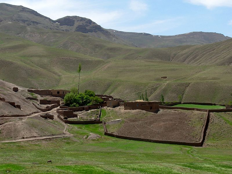 Illustration for article titled A medieval monument to religious pluralism, hidden in the mountains of Afghanistan